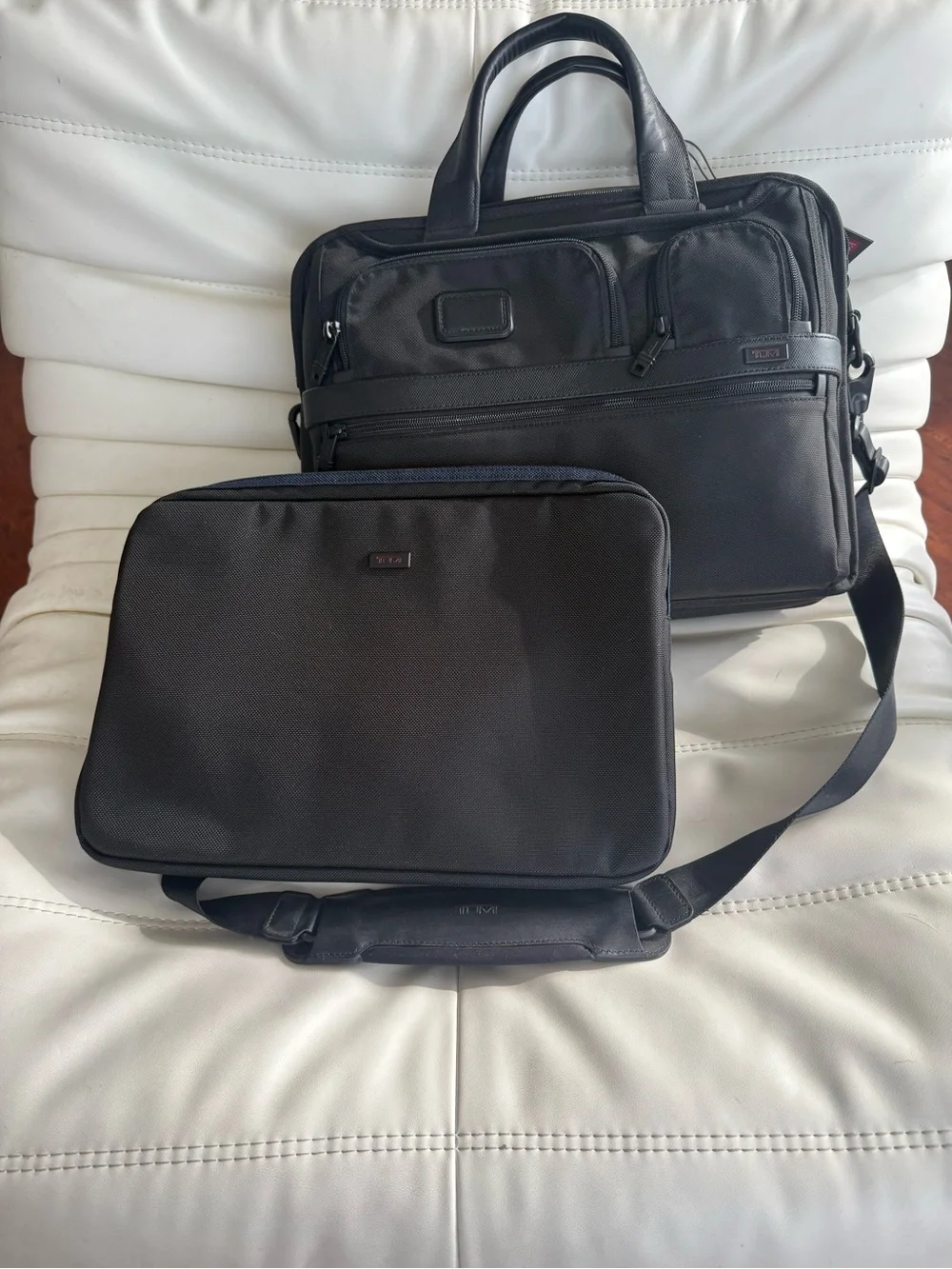 Tumi Alpha expandable travel bag- Travel & Work Bag with laptop case